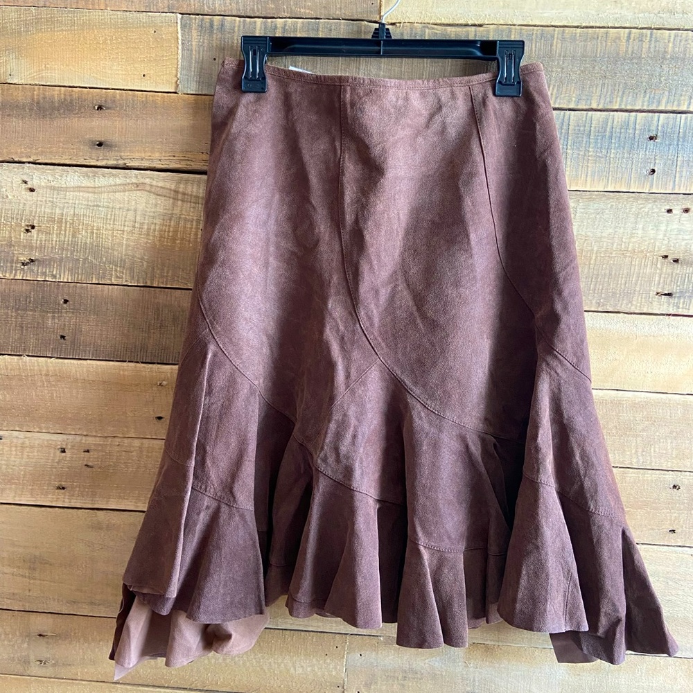 NEWSPORT NEWS 100% Leather & Nylon skirt. Size 6.